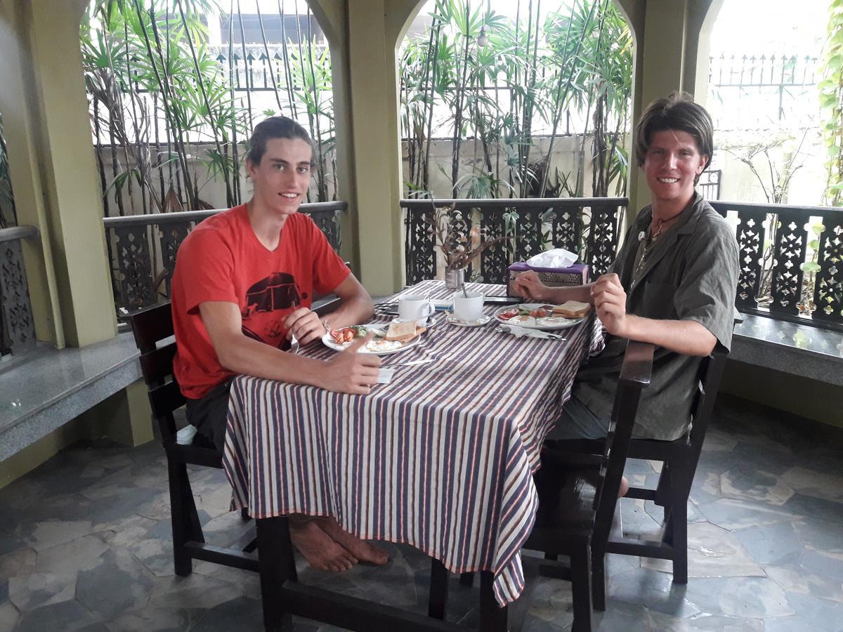 Coc Guest House & Hostel 치앙마이 외부 사진
